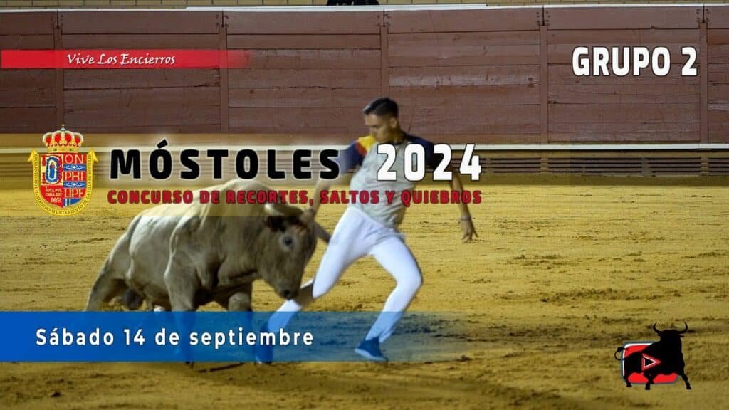 Actuación del grupo 2 en el concurso de recortes Móstoles