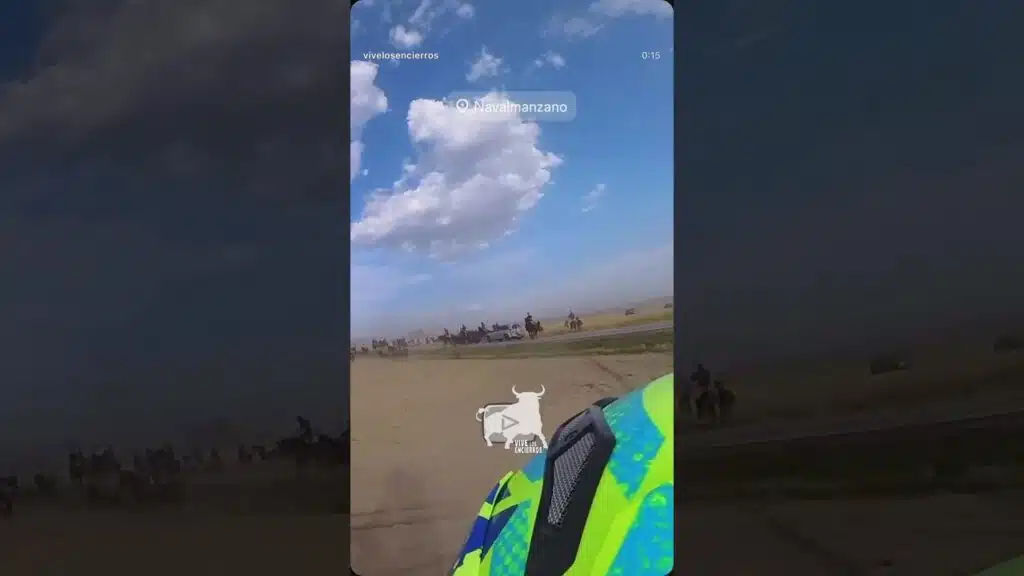 Encierro campero en moto navalmanzano #shorts