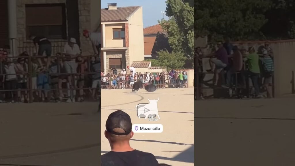 🔥 EL TORO EMBISTE AL PARAGUAS #shorts