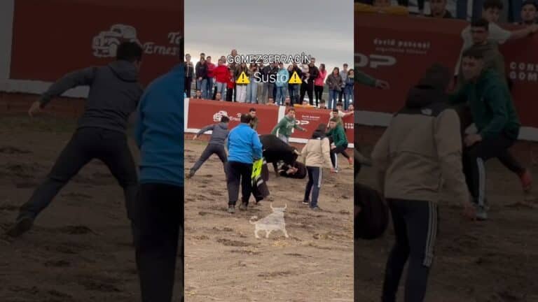Encierro mixto en Gomezserracín 2026 - Mozo es revolcado y pateado por el toro
